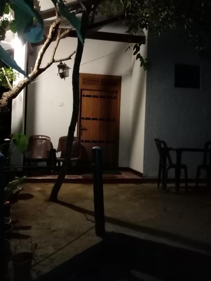 Ella Ostella Exterior foto
